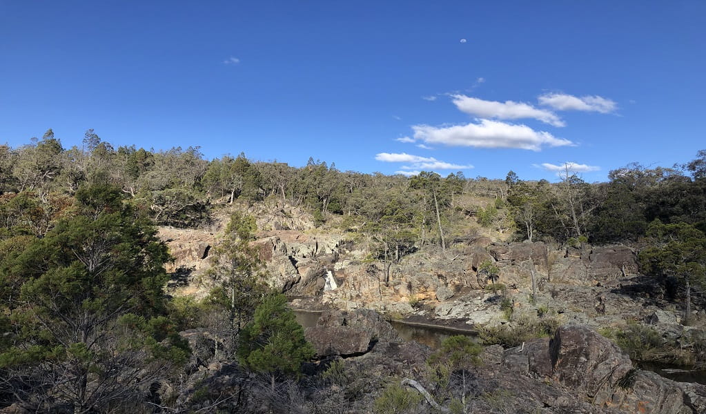 View of Kings Plains Creek walking track and rugged cliff surrounds. Photo: Jessica Stokes/DCCEEW © Jessica Stokes